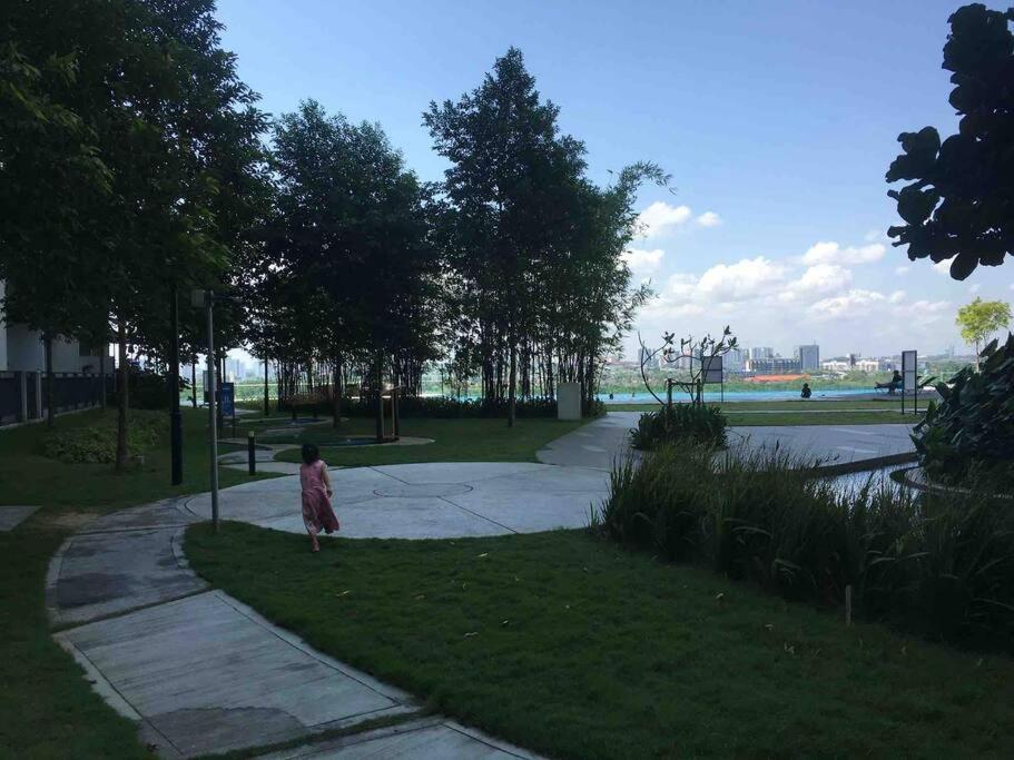 Homenest Jb City Poolview Suite By Cozy Home Джохор-Бару Экстерьер фото
