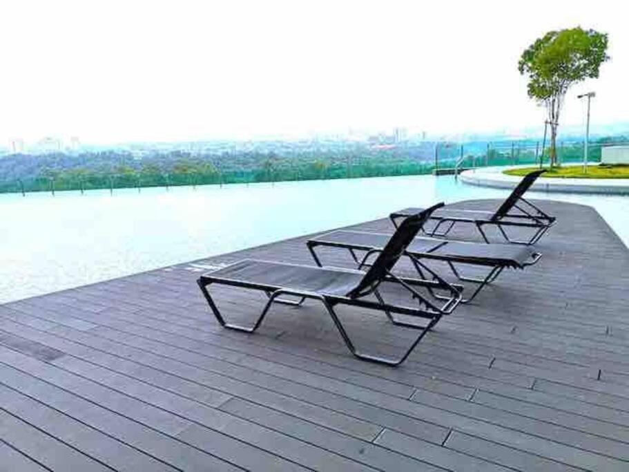 Homenest Jb City Poolview Suite By Cozy Home Джохор-Бару Экстерьер фото