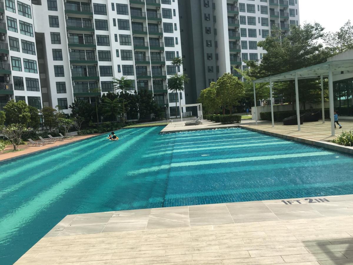 Homenest Jb City Poolview Suite By Cozy Home Джохор-Бару Экстерьер фото