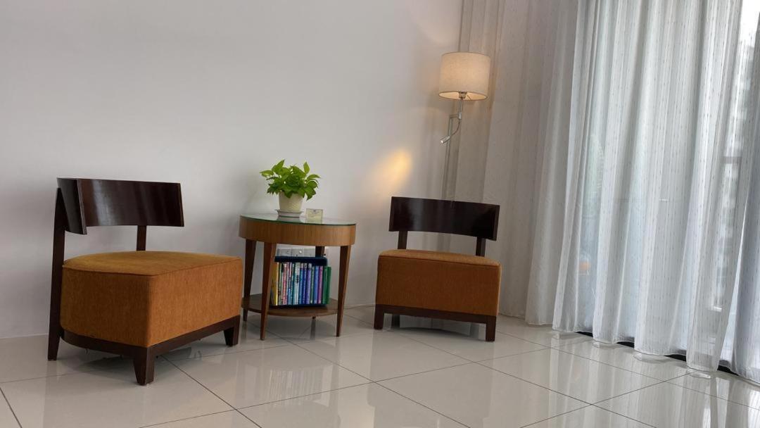 Homenest Jb City Poolview Suite By Cozy Home Джохор-Бару Экстерьер фото